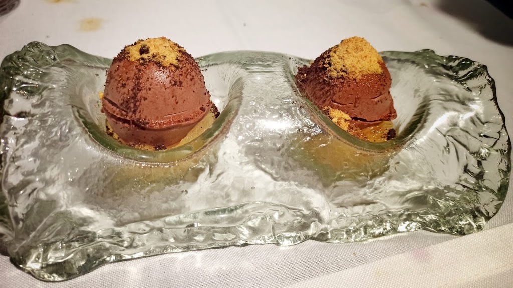 Casa Belarmino — Comida y bebida