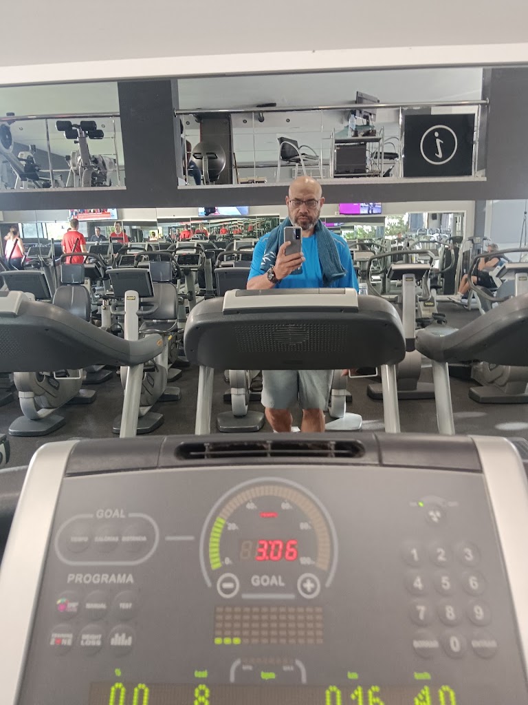 Gimnasio Atenas Marbella — Maquina de ejercicio