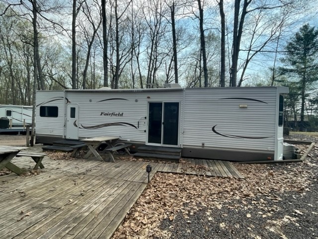  Lincolnwood Resort & Bar