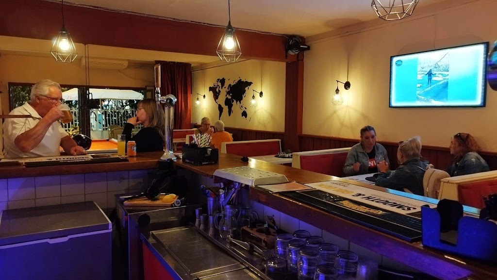 Smugglers Bar — Ambiente
