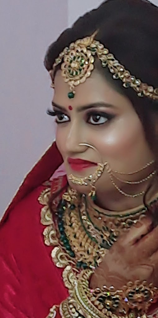 Kalash Beauty Parlour Madhupur