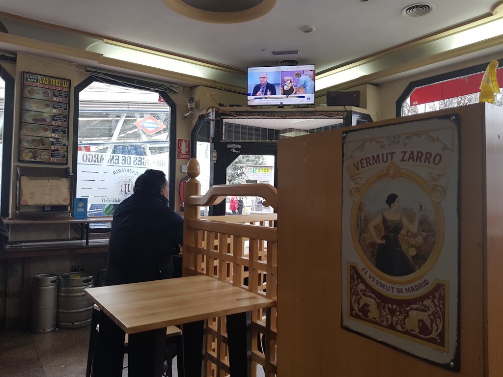 Las Tres Jotas Getafe — Ambiente