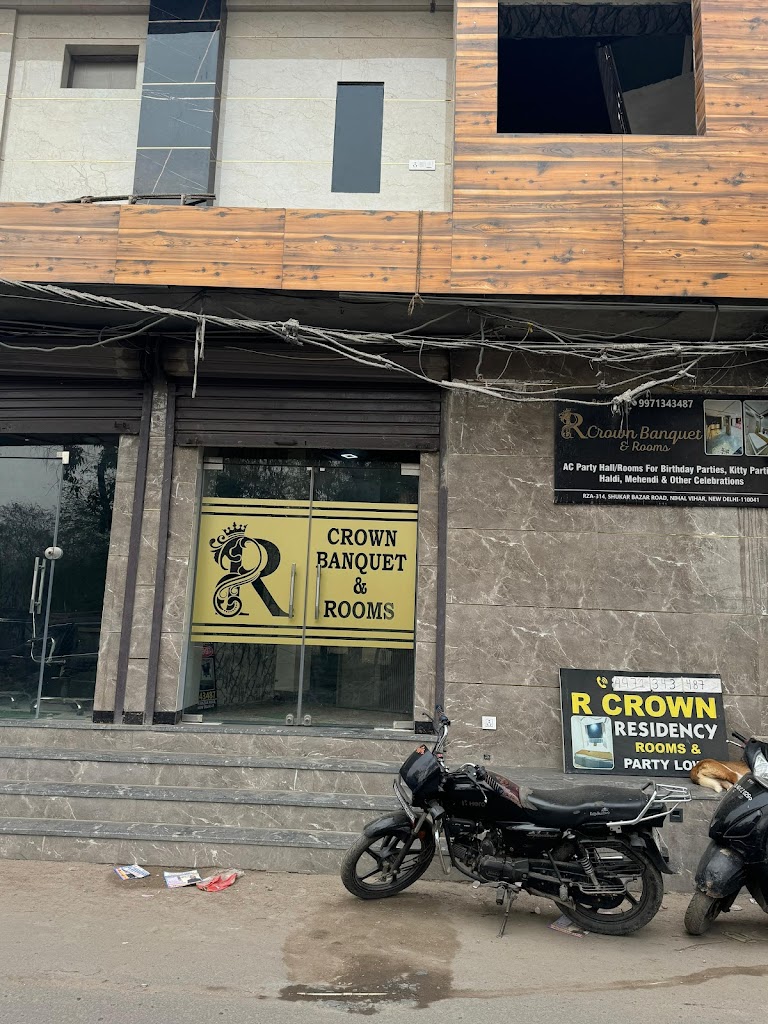 Hotel R Crown Banquet Rooms
