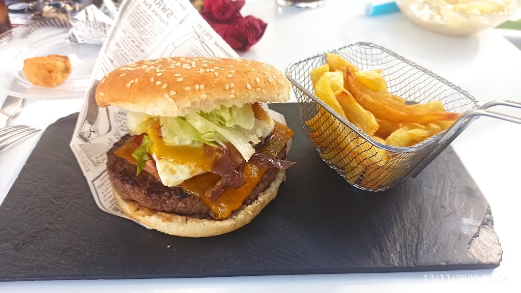 Bar Mas Que Tapas — Comida y bebida