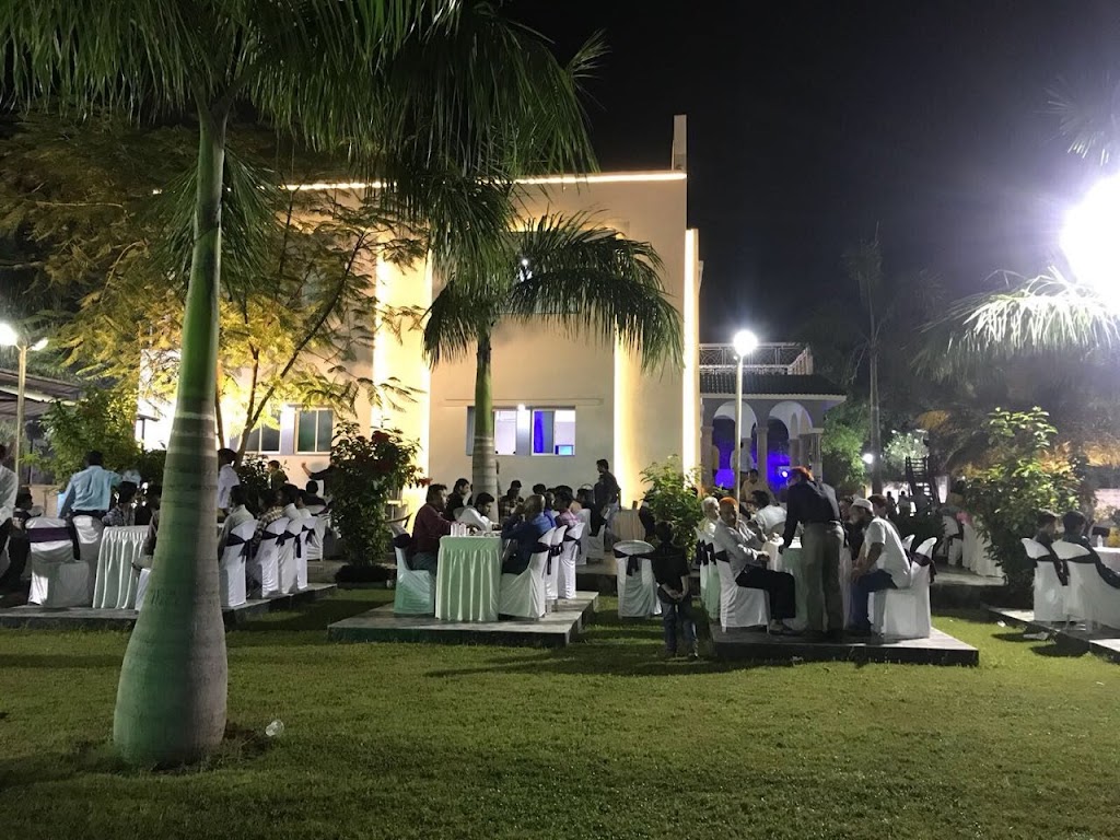 Royal Resort
