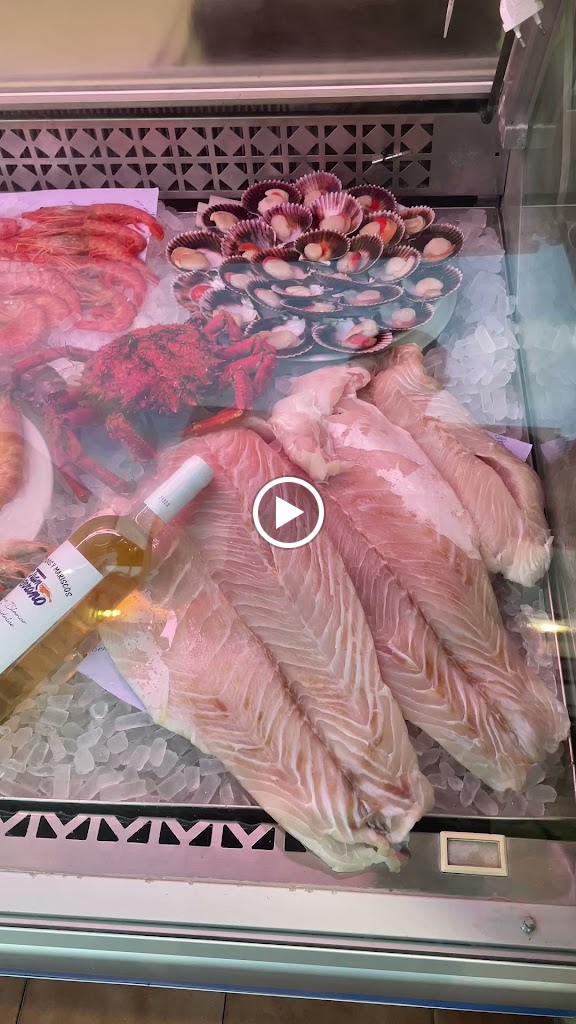 Cerveceria y marisqueria Juan Serrano — Videos