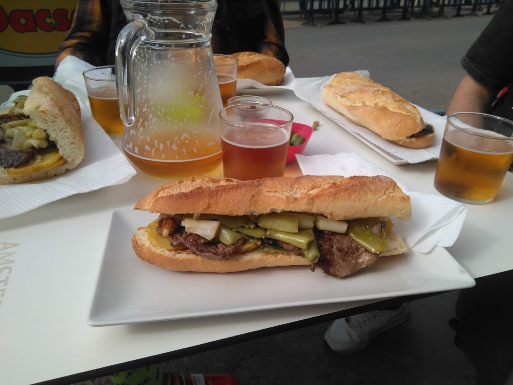Bar El Tano — Comida y bebida