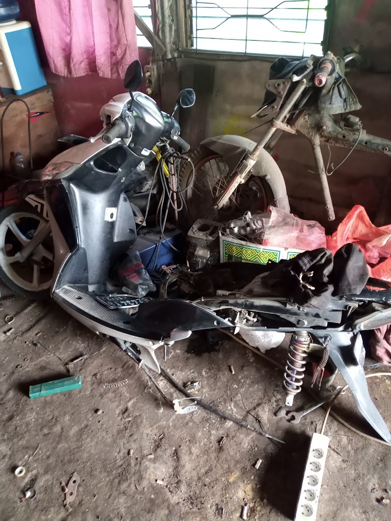 Bengkel Motor KARYA MANDIRI
