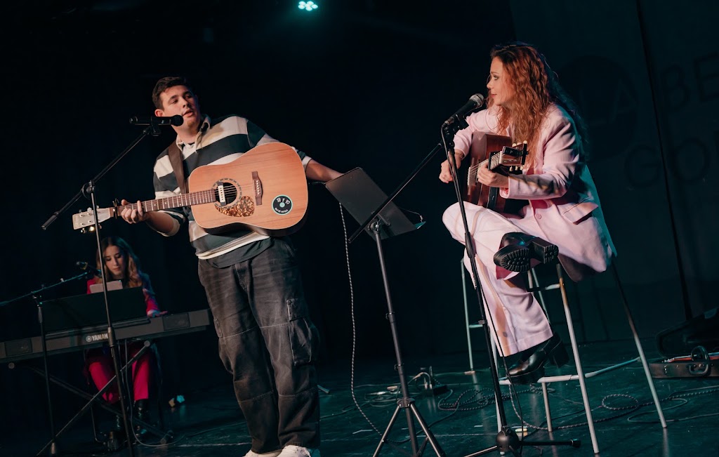 LA BELLA GODO — Guitarra