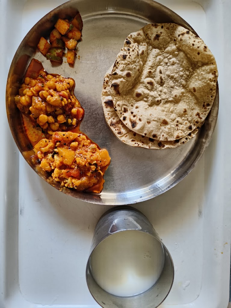 Radhika Bhojnalay Home Quality Food