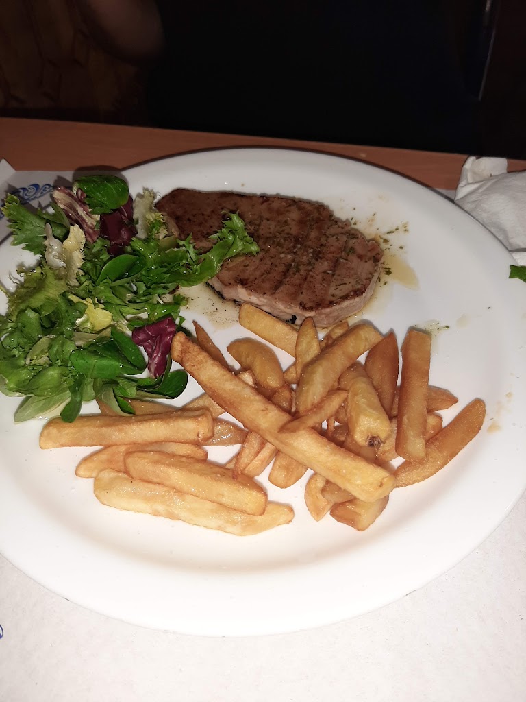 Bar Restaurante Canoeva — Comida y bebida