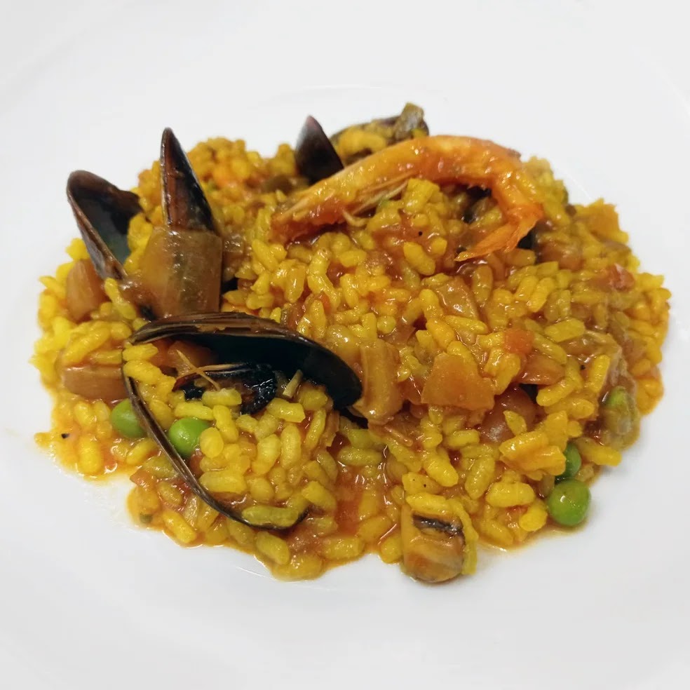Cafe Restaurant El Nuevo Paris — Paella