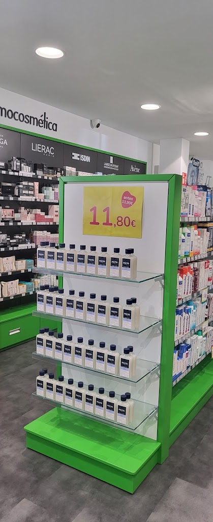 Farmacia Trebol Marques de Valdavia — Del propietario