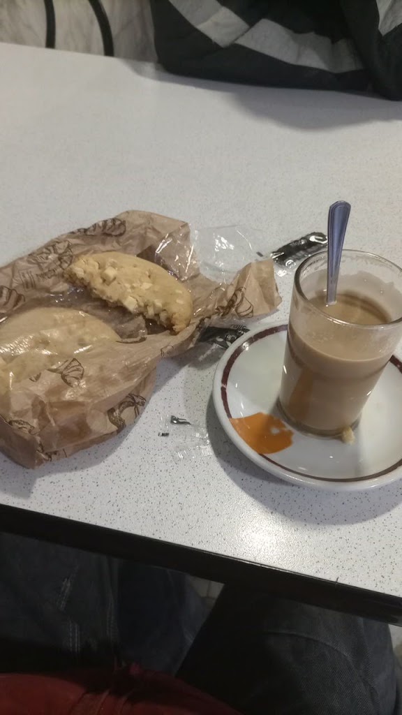 Bar Paredes 1 — Comida y bebida