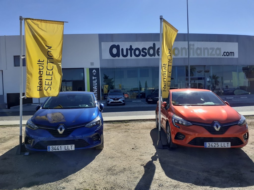 Renault & Dacia Puente Genil — Hatchback