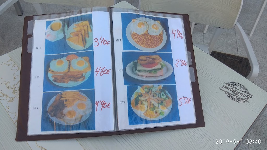 Cafeteria Bar Comodoro — Carta