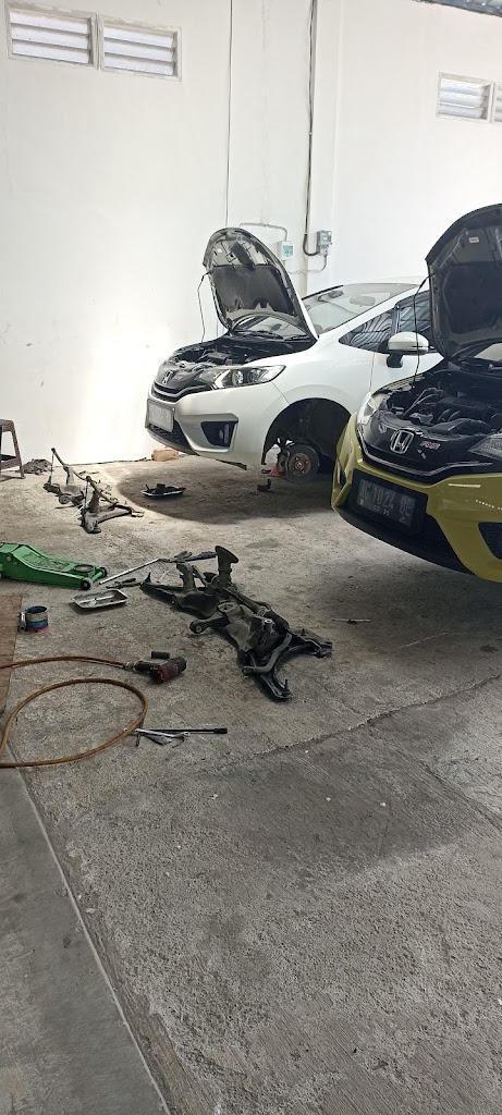 Bengkel kaki-kaki mobil (cerme understel)