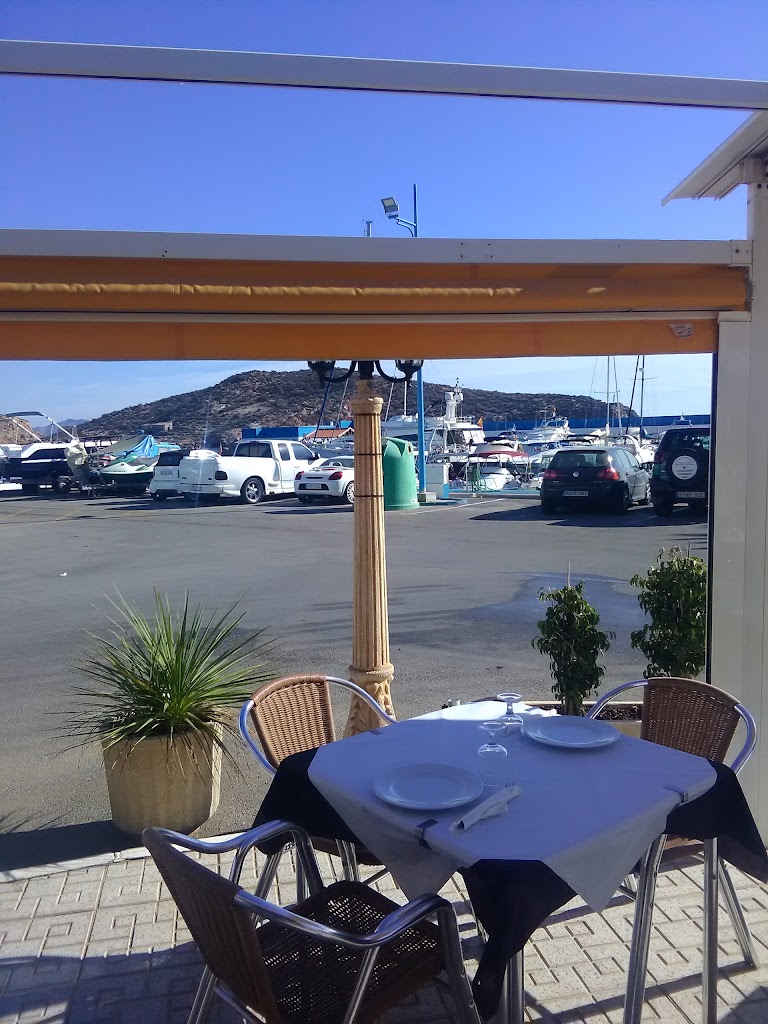El Caldero Restaurante — Ambiente