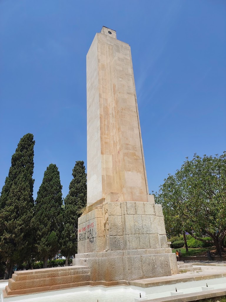 Monument a les victimes del Creuer Baleares
