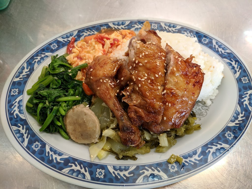 興佳烤雞腿飯 的照片