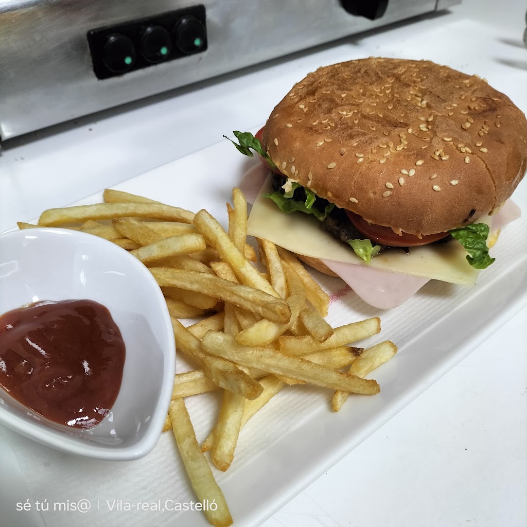 Valentine's Cafe & Bar — Comida y bebida