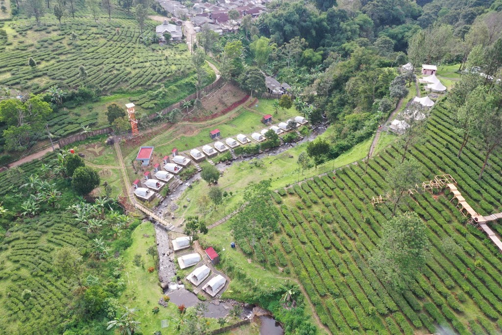 Riverside Camp Gunung Mas