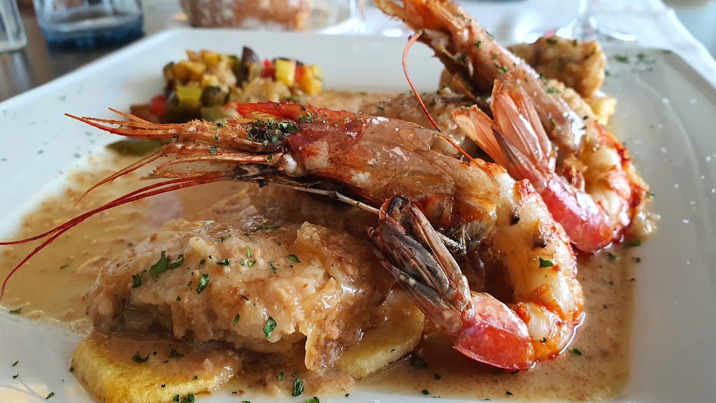 Restaurante Panoramico Las Sirenas — Comida y bebida