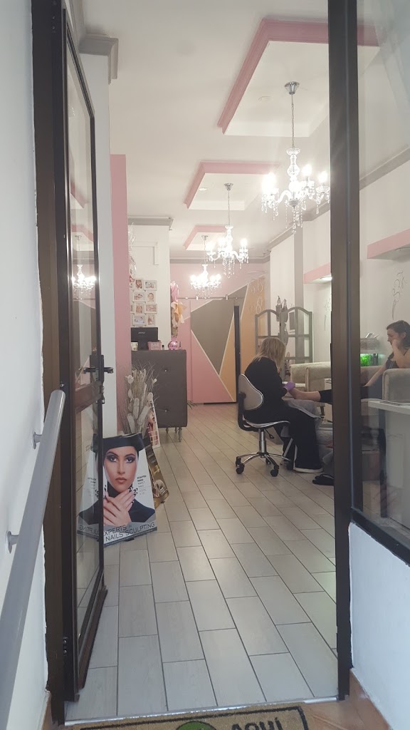 BeYoutiful — Interior