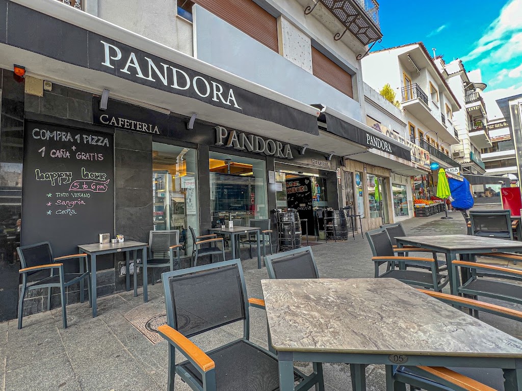 PANDORA CAFETERIA — Ambiente