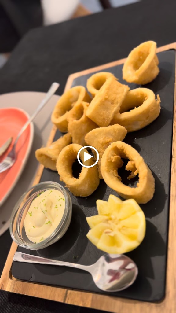 El Tardeo. Food and gin — Videos