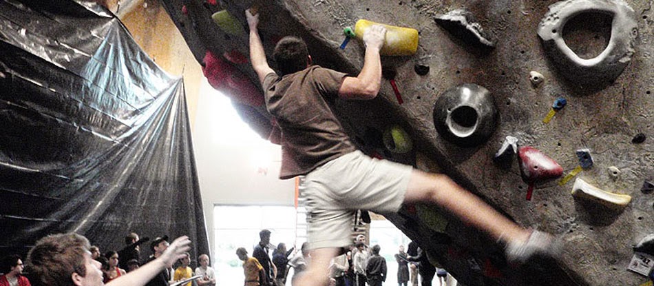  Hangar 18 Indoor Climbing Gym - Riverside