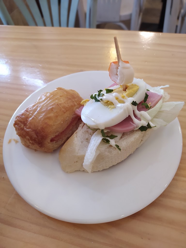 La Panera Cafe — Comida y bebida