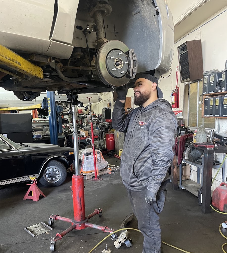 La Rue's Auto Repair in Freedom
