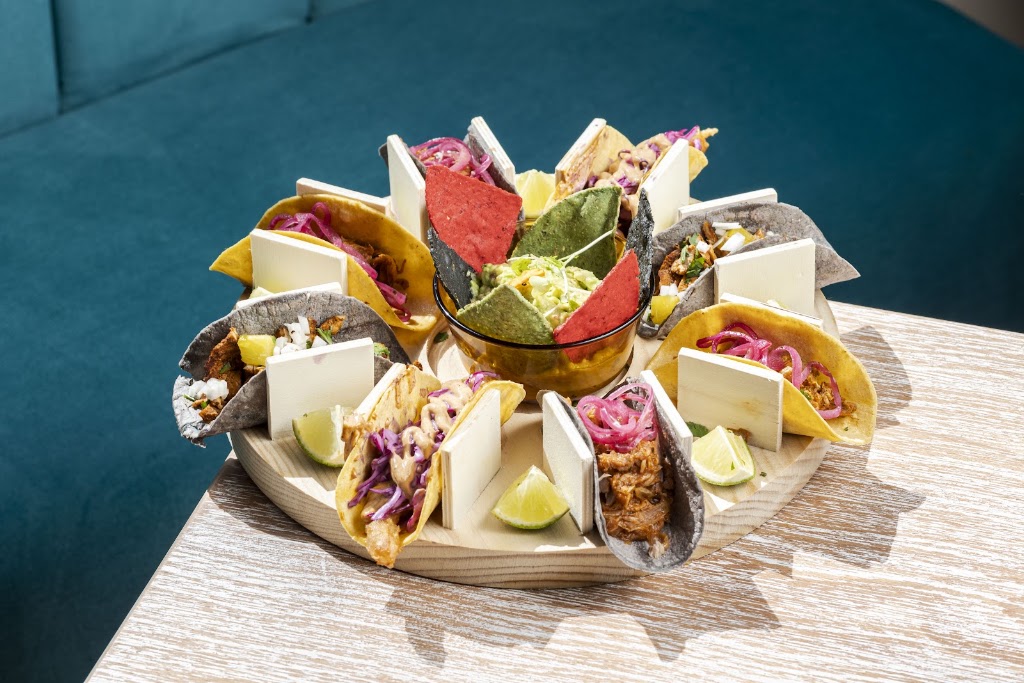 Mextiza Restaurante — Comida y bebida