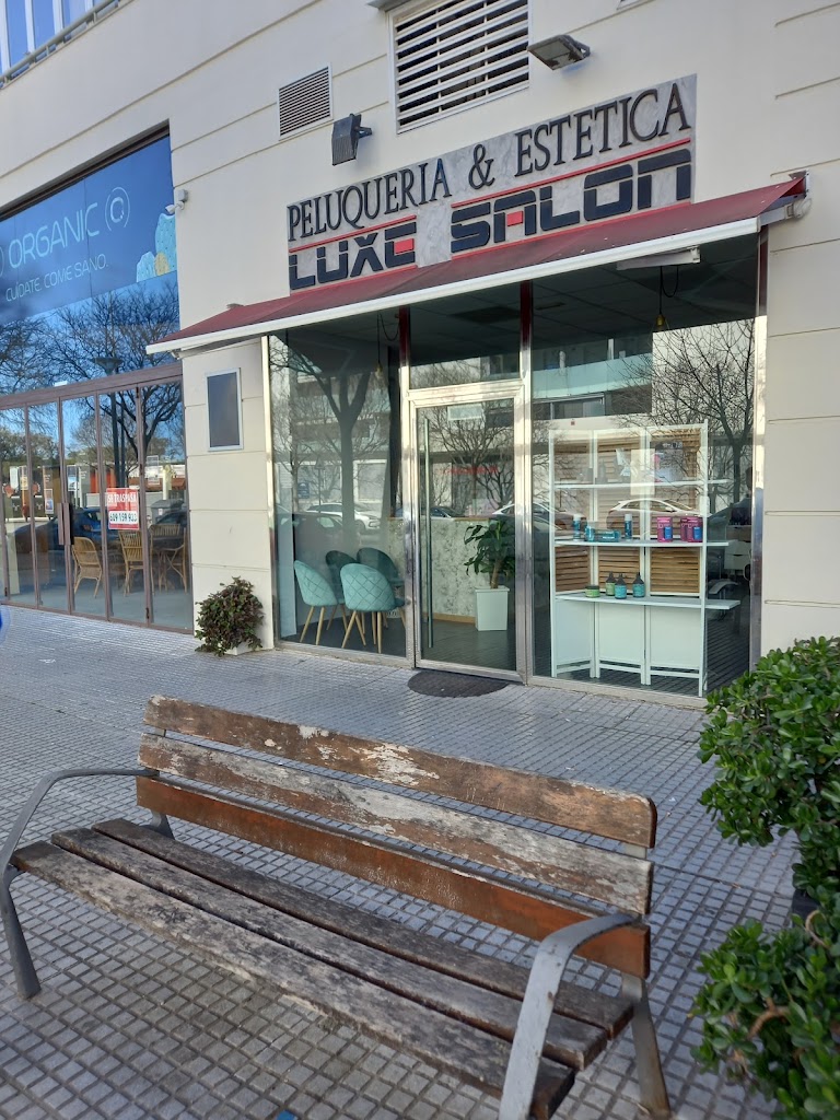 LUXE SALON PELUQUERIA & ESTETICA — Exterior