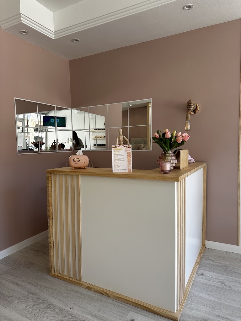 Bombon Beauty — Interior