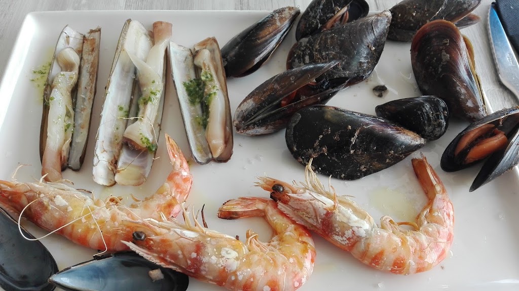 Casa Golo Restaurant & Chillout — Comida y bebida