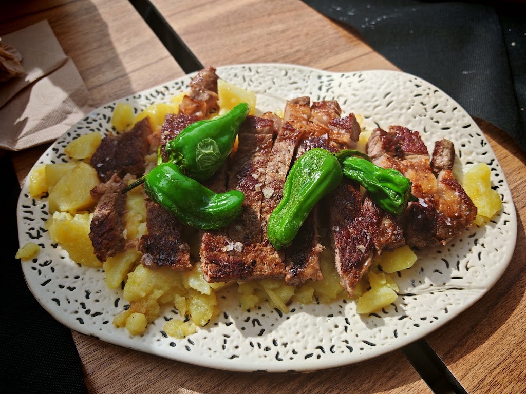 La Creme gastrobar — Comida y bebida