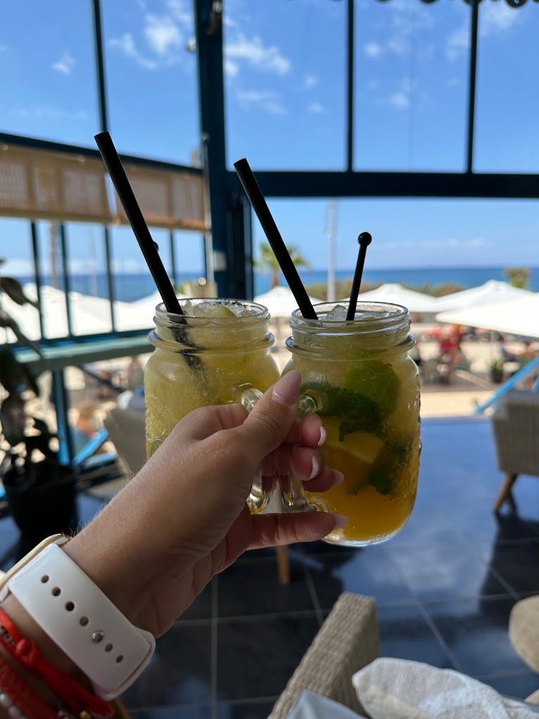 Cocktail Bar Horizonte — Comida y bebida