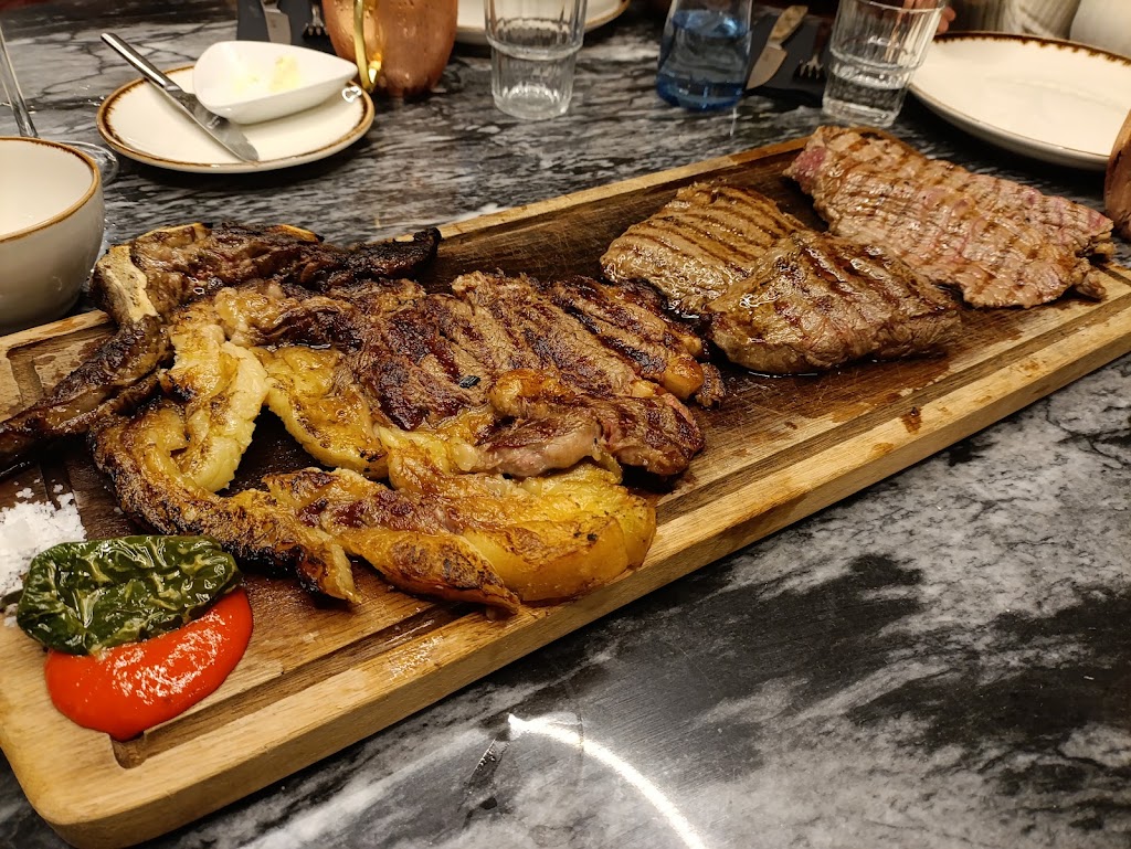 Butchers Montijo — Comida y bebida