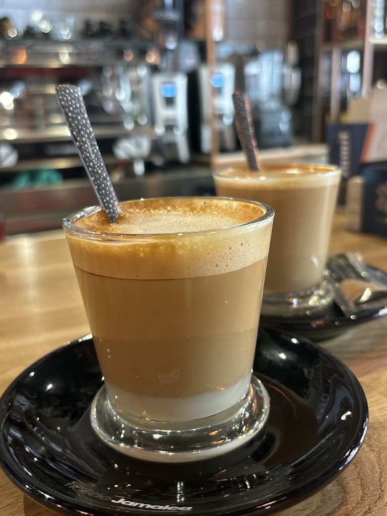 Pan's & Coffe — Comida y bebida