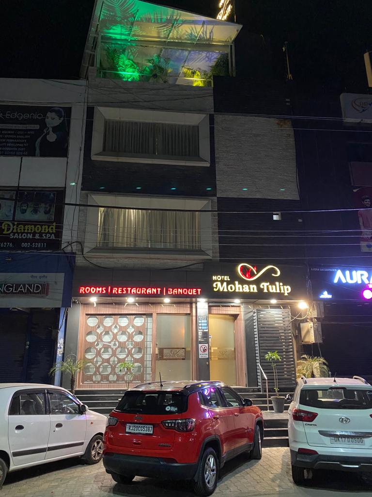 Hotel Mohan Tulip Oliive The Roof Top Lounge