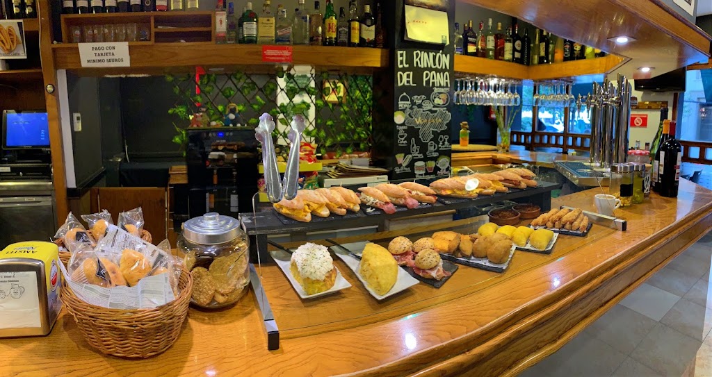 El Rincon Del Pana — Comida y bebida
