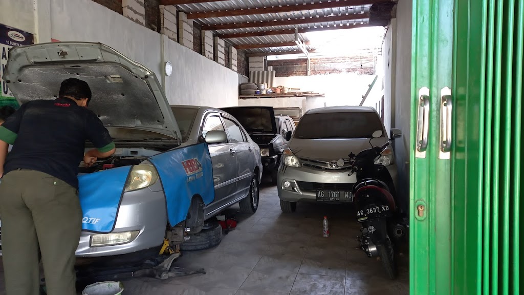 BENGKEL MOBIL NANDAR 2