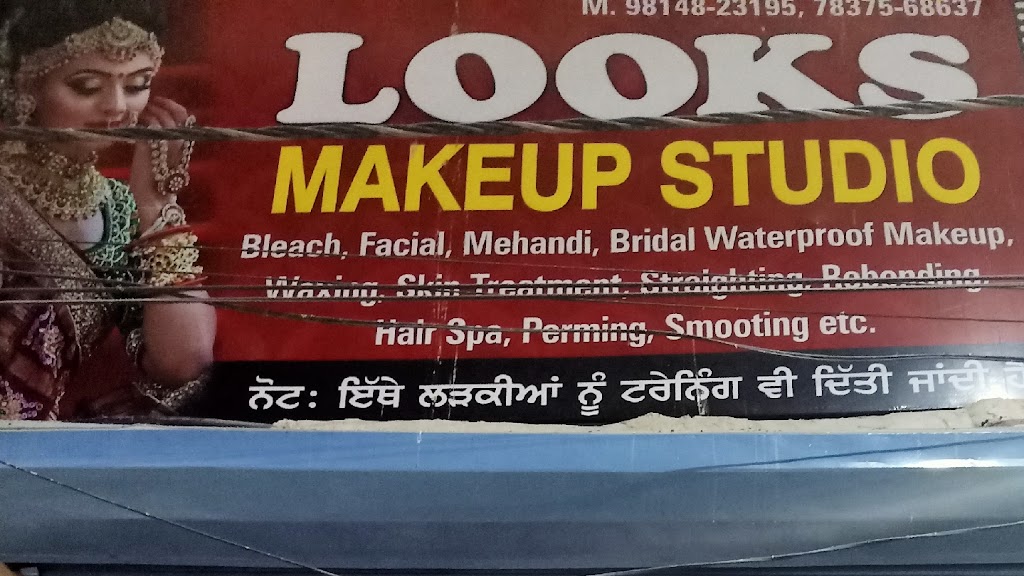 Looks Makeup Studio Academy