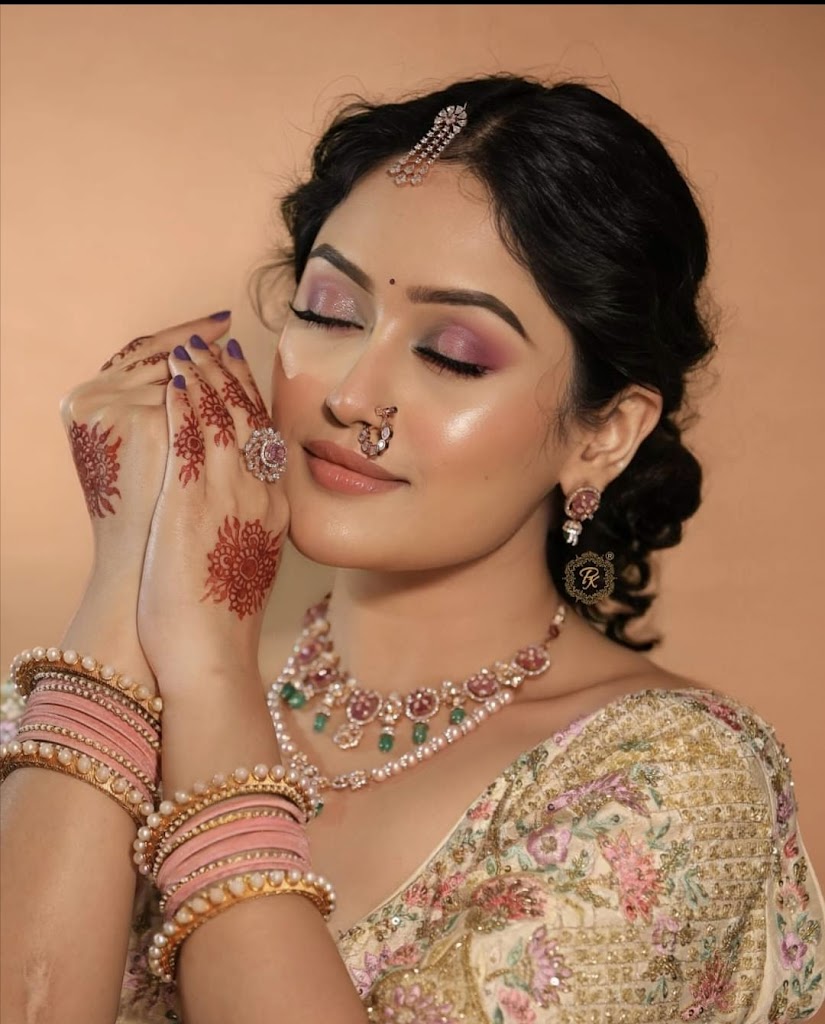 Sr Beauty Care And Salon Dhorera