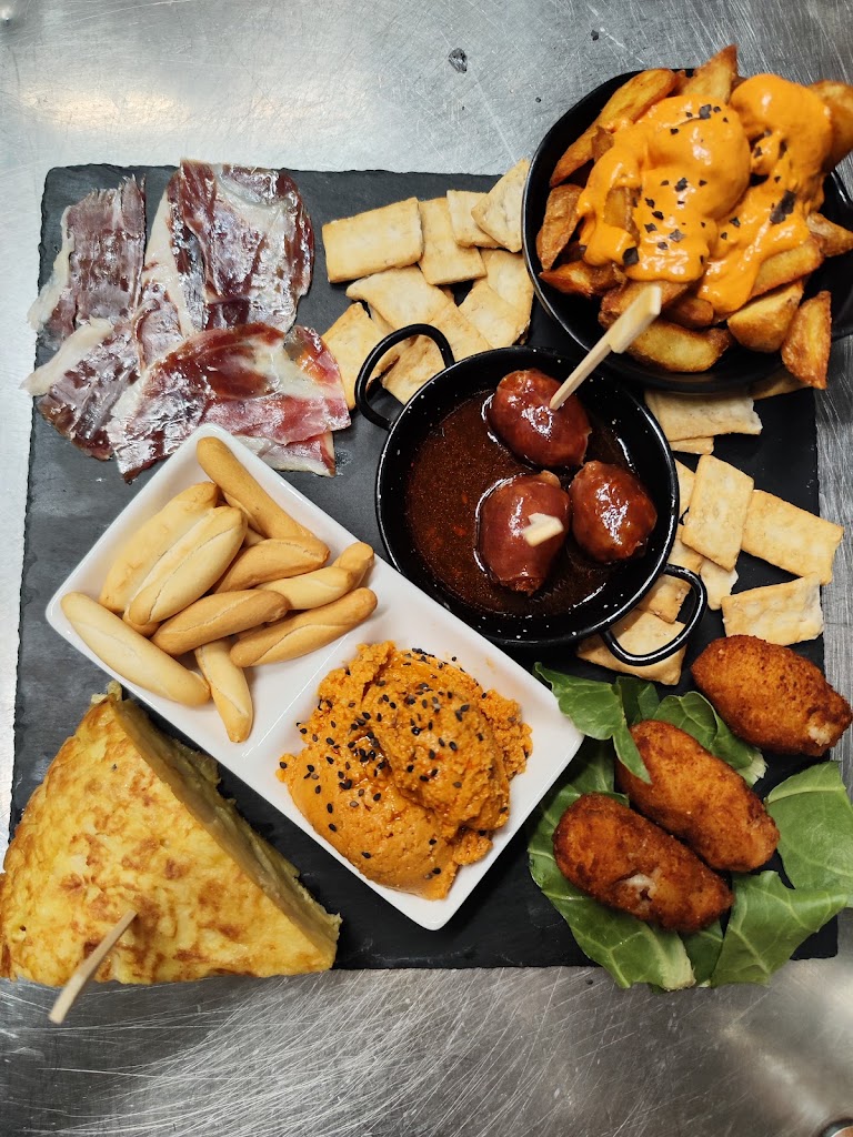 Restaurante Las Tablas — Comida y bebida