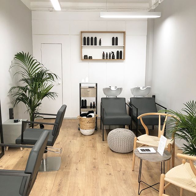 RK Hair Room & Store — Interior