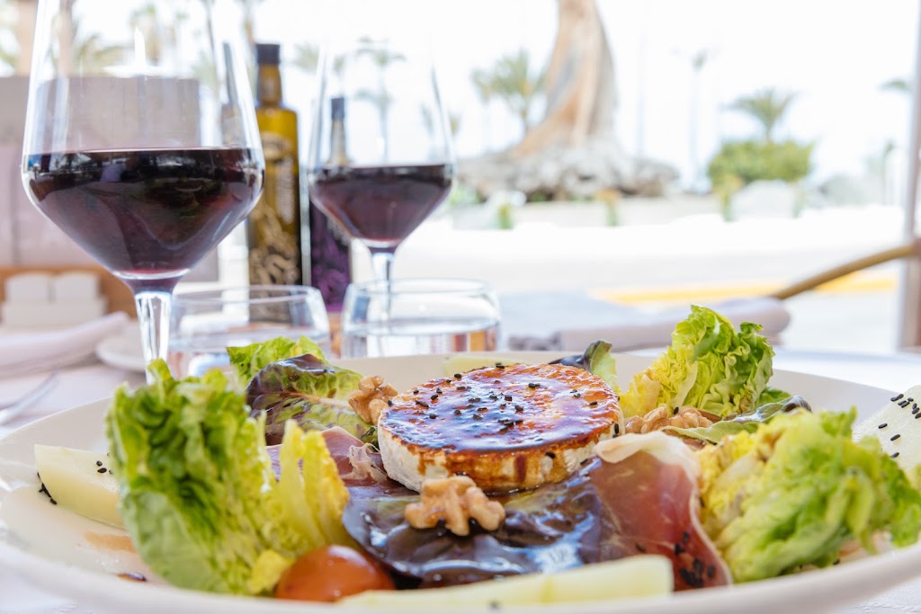 Restaurante La Cazuela — Comida y bebida