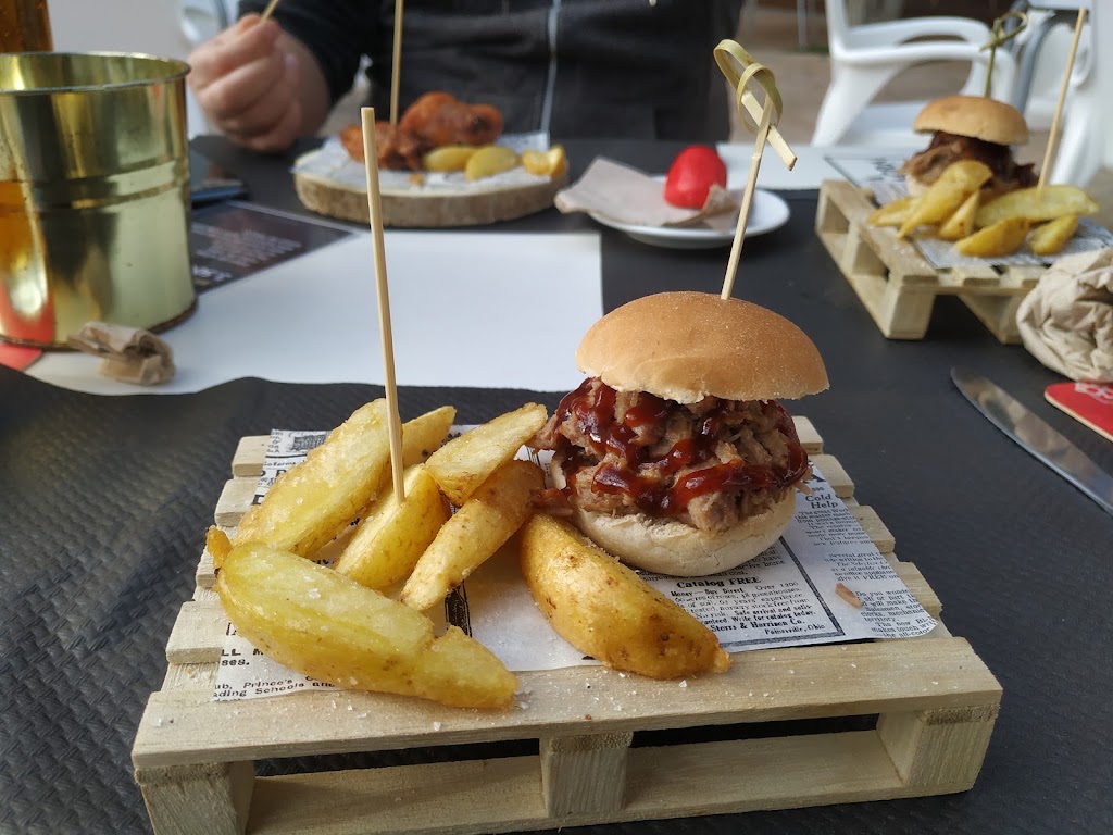 HAKA — Comida y bebida